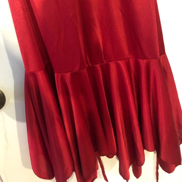 Red Dress - Picture 4 of 4